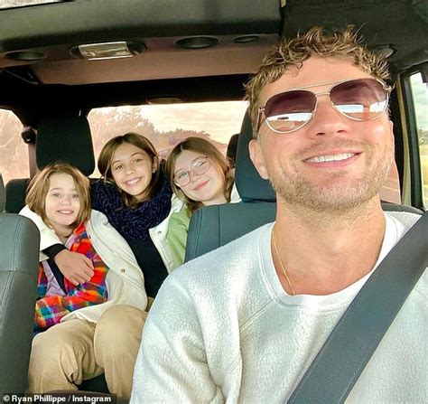 kai knapp|Ryan Phillippe, 49, shares rare moment with daughter。